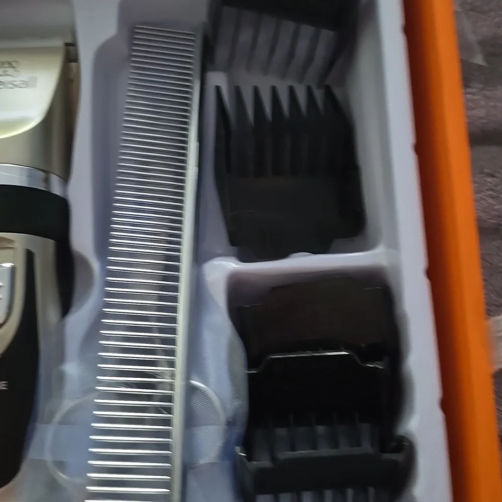 Orange Dog Grooming Kit